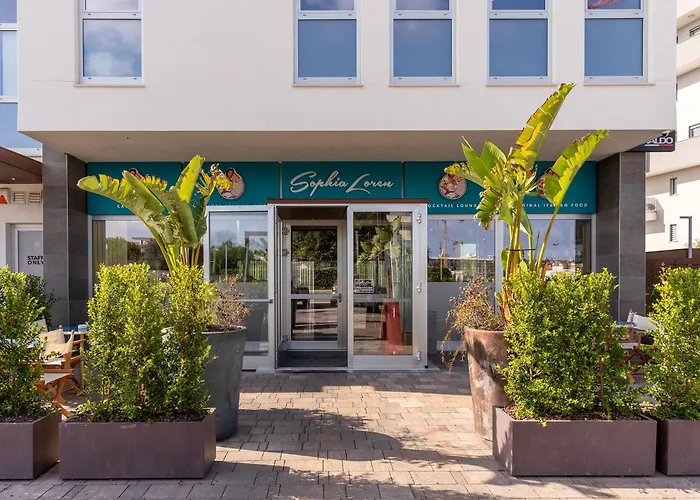 Green Park Penthouse Suite & Pool - Heated Pool - Bari